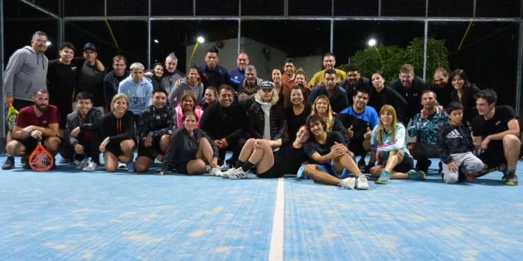 El pádel unió Río Ceballos con La Plata